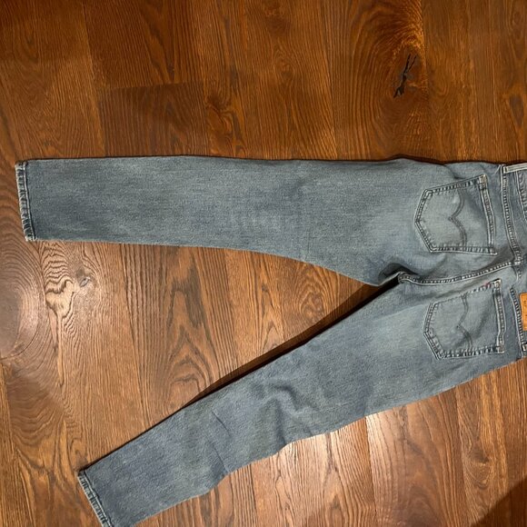 Poshmark Listing: Levi's 512 Slim Tapered Fit Jeans - Size 33 - Like New! - Picture 2 of 3